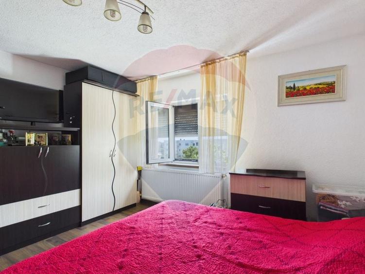 Apartament cu 3 camere decomandat, mobilat în 1 Decembrie