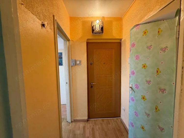 Apartament cu 2 camere semidecomandat în Gojdu