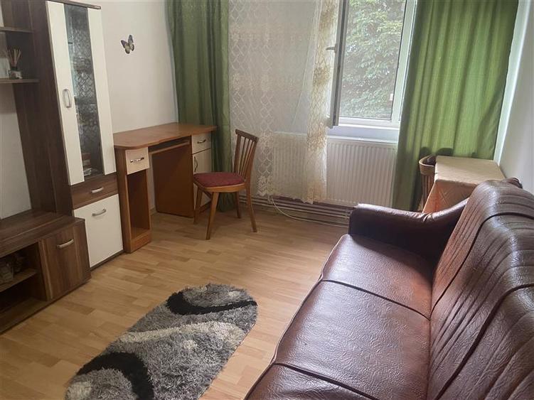 Apartament 2 camere , cartier Sud , et 2 4 , centrala termica proprie , mobilat - 1