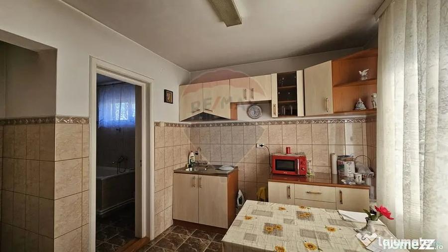 Casă cu 5 camere cu Teren 2078 Mp în Bogata