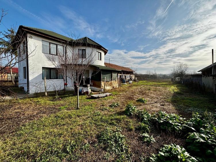 Casă individuală cu 3 camere cu Canalizare în Meri