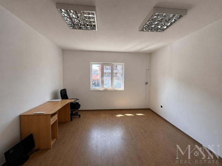 Birou, de 32 mp, în Nufărul