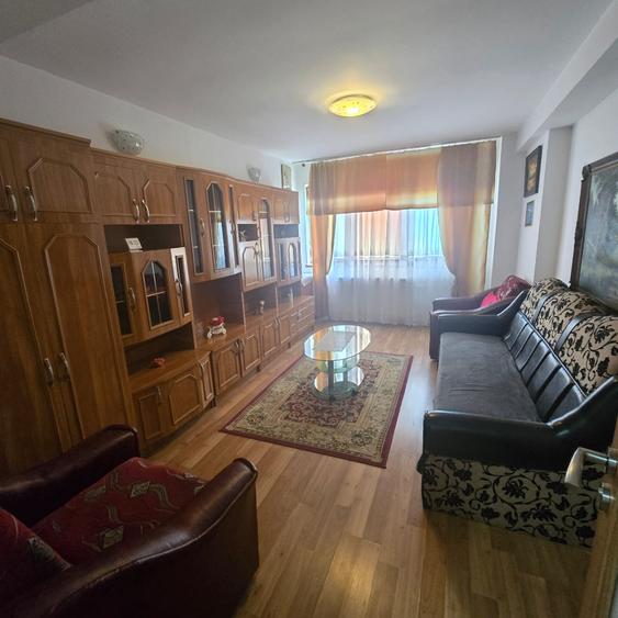 Apartament cu 2 camere decomandat, mobilat în Republicii