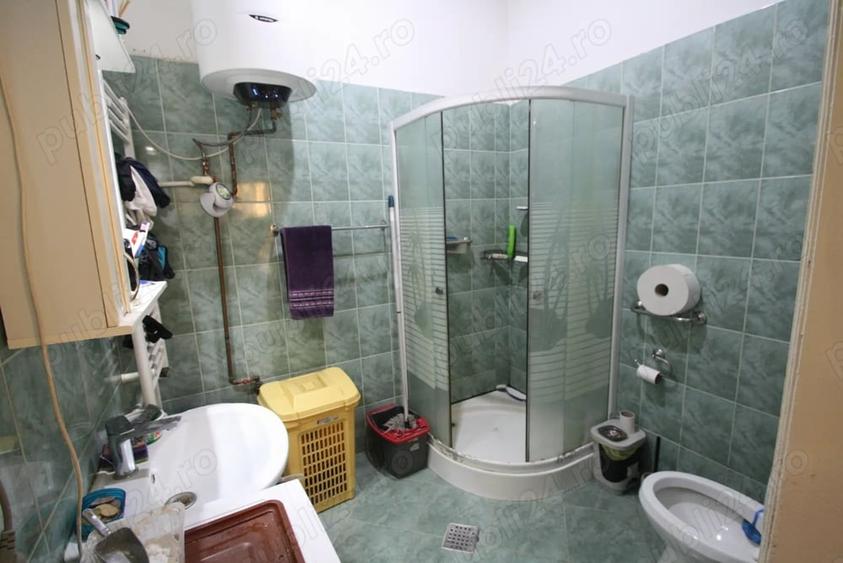 Casă cu 5 camere cu Teren 953 Mp în Fratelia