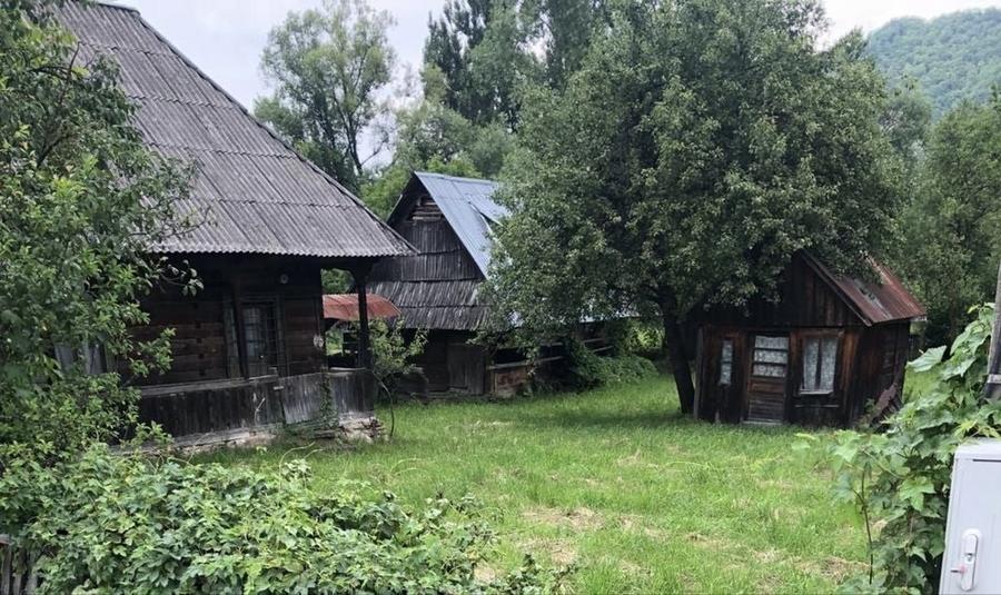 Casă cu 2 camere în Dragomirești