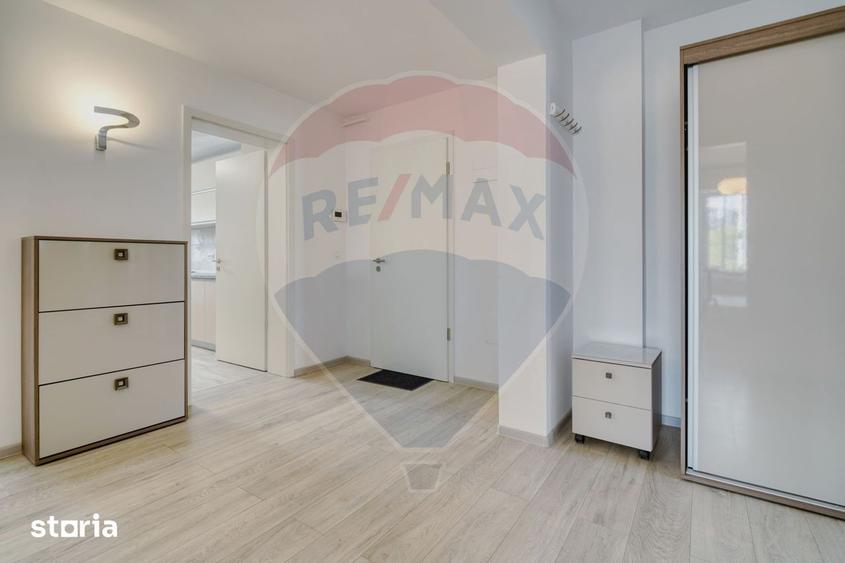 Apartament cu 3 camere decomandat, mobilat în Tractorul