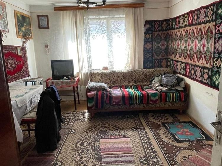 Casă individuală cu 5 camere cu Teren 1045 Mp în Central