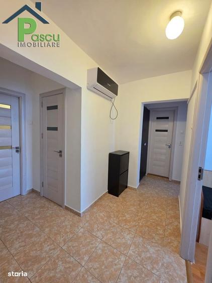Apartament cu 3 camere decomandat, mobilat în Giurgiului