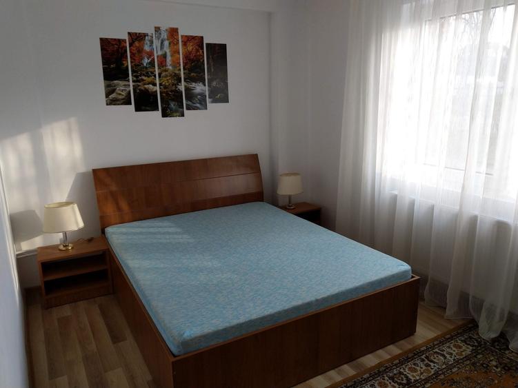 Apartament cu 2 camere decomandat în Curtești