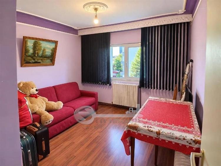 Apartament cu 4 camere decomandat în Lunca Cetățuii
