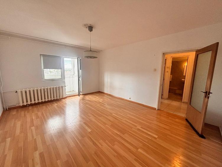 Garsonieră decomandată în 13 Septembrie