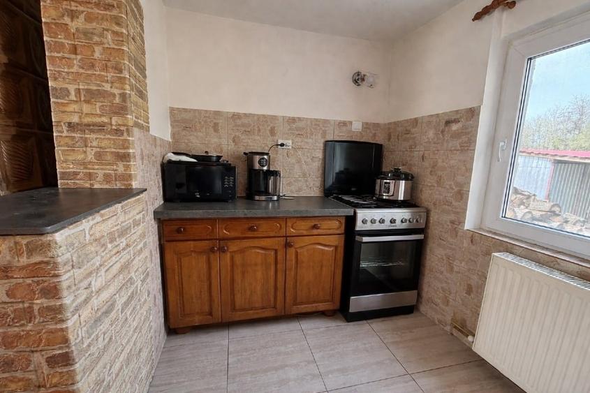 Casă individuală cu 5 camere cu Teren 3568 Mp în Budieni