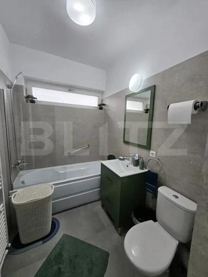 Apartament cu 3 camere decomandat, mobilat în Central