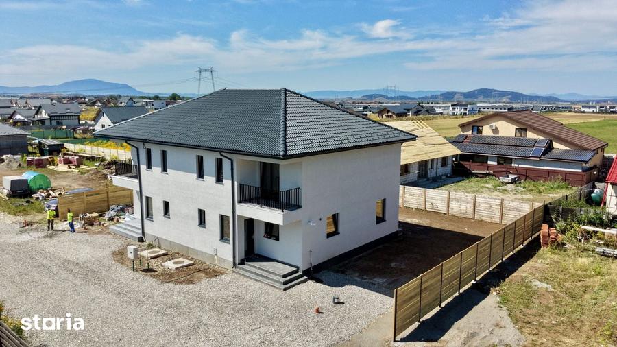 Casă cu 4 camere cu Teren 300 Mp în Tărlungeni