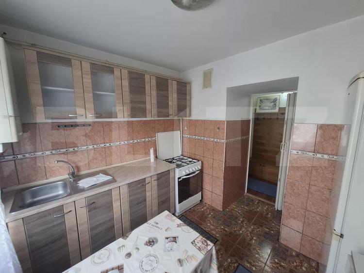 Apartament cu 2 camere semidecomandat, mobilat în Micro 16
