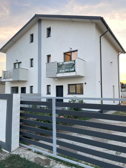 Duplex cu 4 camere cu Canalizare în Cornetu