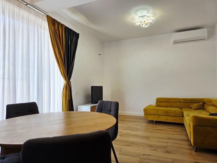 Casă individuală cu 4 camere cu Teren 360 Mp în Tunari