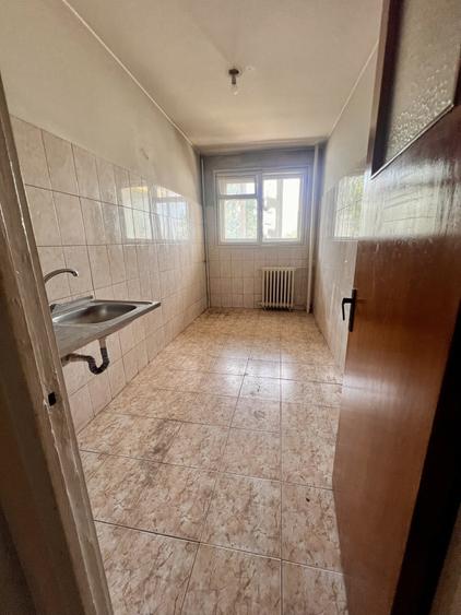 Apartament cu 3 camere decomandat, mobilat în Iancului