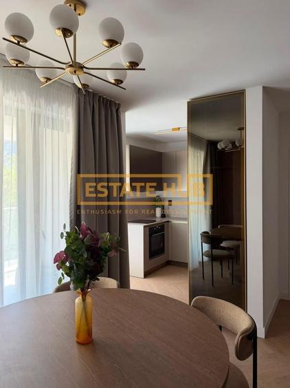 Apartament cu 3 camere semidecomandat, mobilat în Central