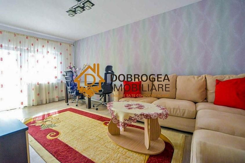 Apartament cu 3 camere decomandat, mobilat în E3