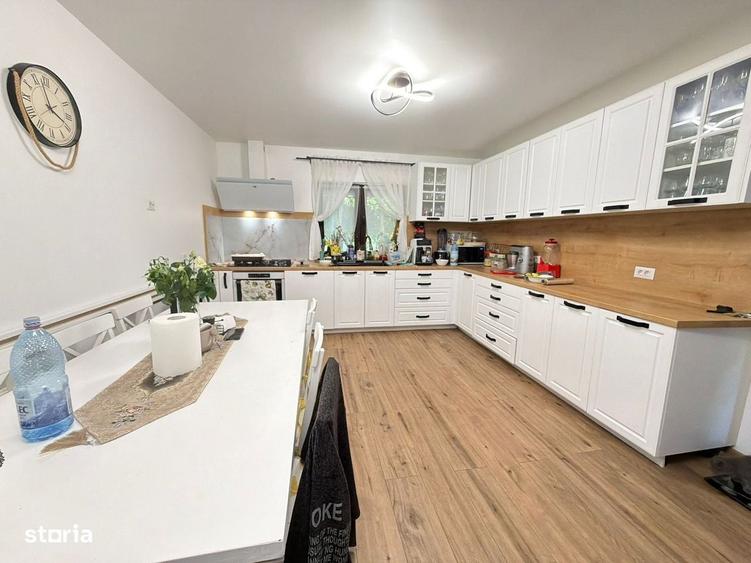 Casă cu 4 camere cu Teren 1700 Mp în Hemeiuș