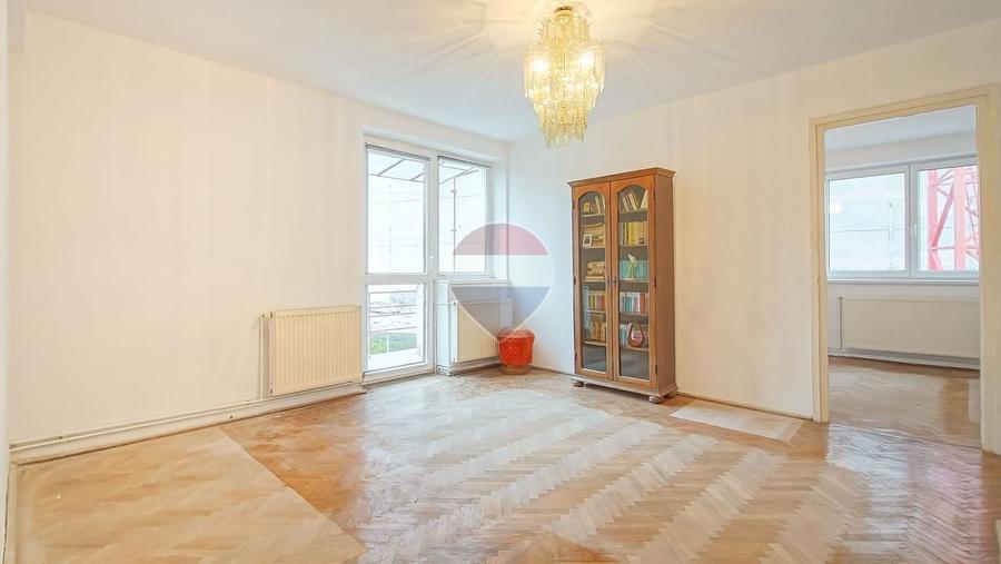 Apartament cu 2 camere semidecomandat în Centrul Civic