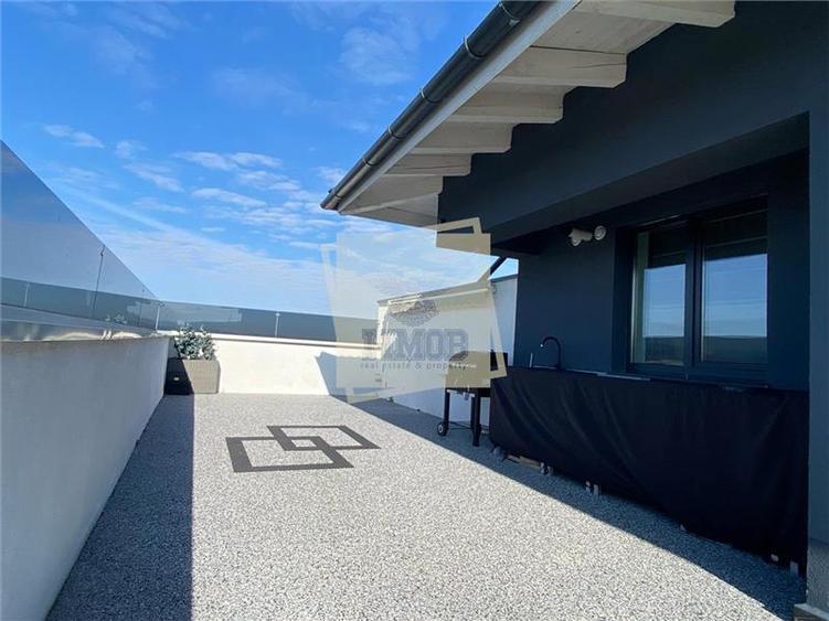 Penthouse cu 3 camere decomandat, mobilat în Exterior Vest