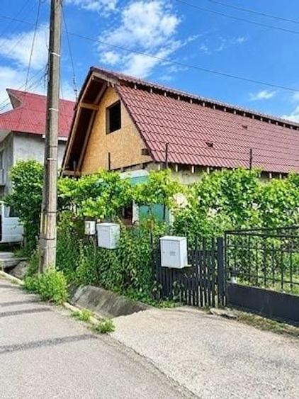 Casă cu 4 camere în Săcălășeni