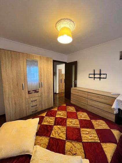 Apartament cu 2 camere semidecomandat, mobilat în Rădăuți