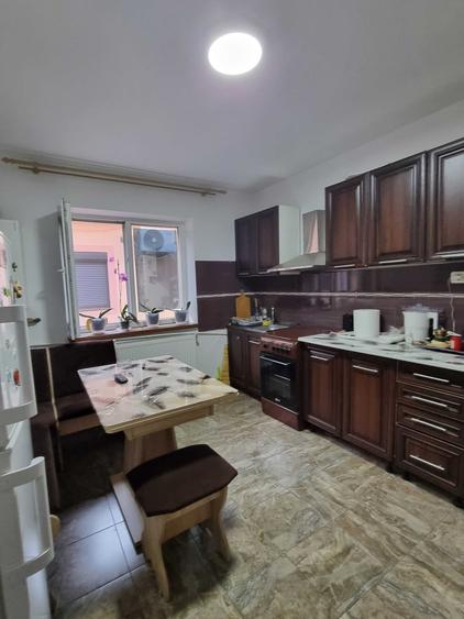 Casă cu 3 camere în Central