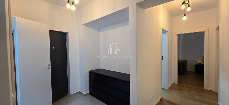 Apartament cu 3 camere decomandat în Est