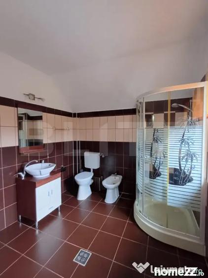 Casă cu 5 camere cu Teren 600 Mp în Central