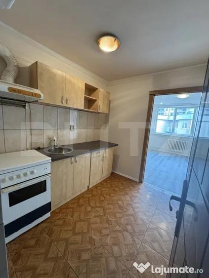 Garsonieră decomandată în Central