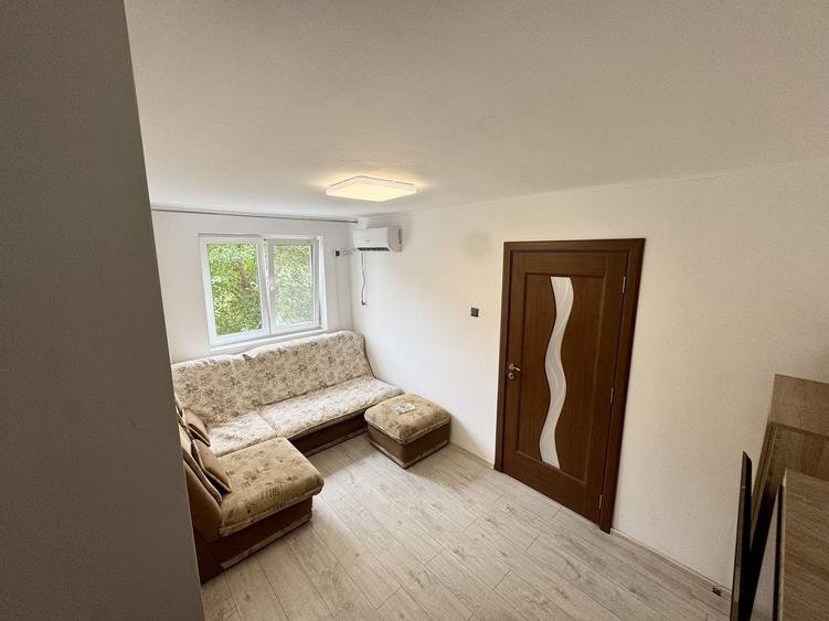 Apartament cu 3 camere semidecomandat, mobilat în Mihai Bravu
