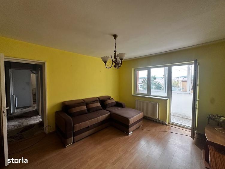 Apartament cu 3 camere semidecomandat în Central