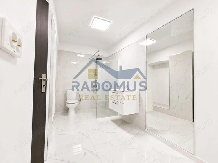 Casă cu 10 camere cu Teren 232 Mp în Ultracentral