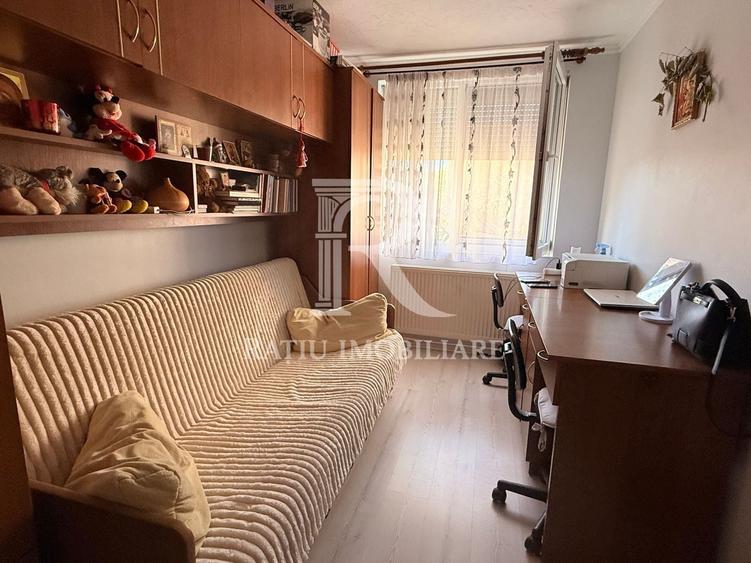 Apartament cu 2 camere semidecomandat, mobilat în Rogerius