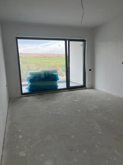Duplex cu 4 camere cu Canalizare în Borhanci
