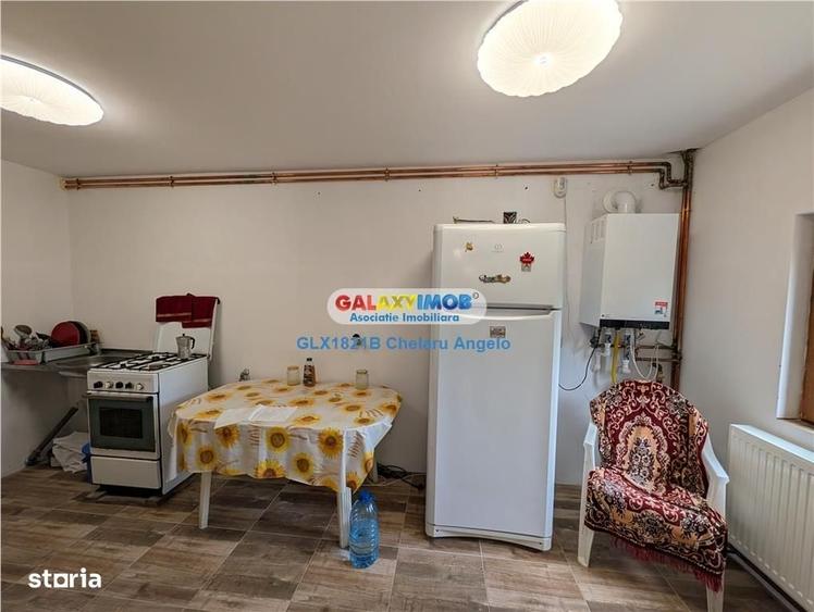 Casă cu 4 camere în Gruiu