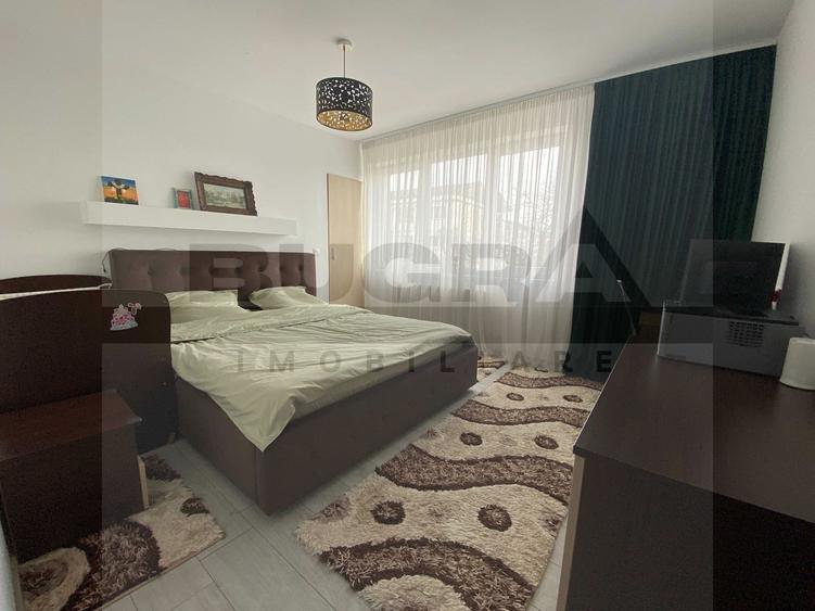 Apartament cu 3 camere semidecomandat, mobilat în Baciu