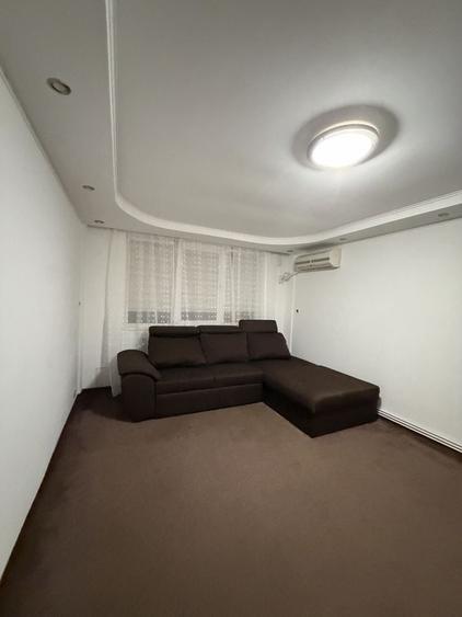 Apartament cu 3 camere decomandat în Drumul Taberei