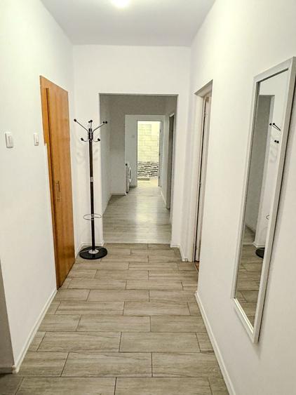 Apartament cu 3 camere de vânzare în zona Central - 11