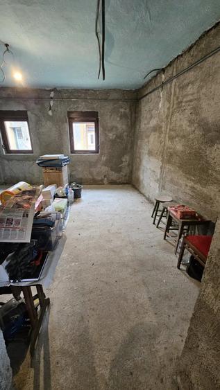 Casă cu 2 camere cu Teren 180 Mp în Feneș