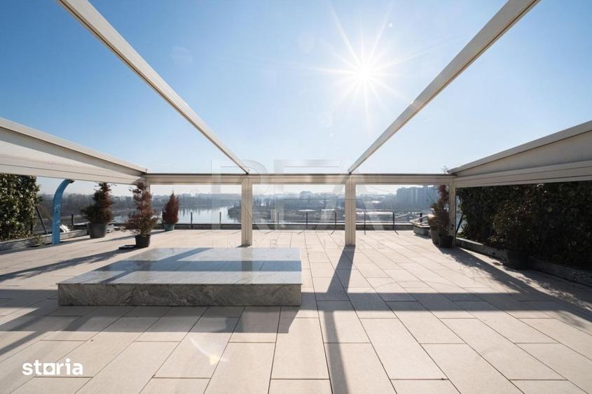 Apartament cu 5 camere decomandat în Tei