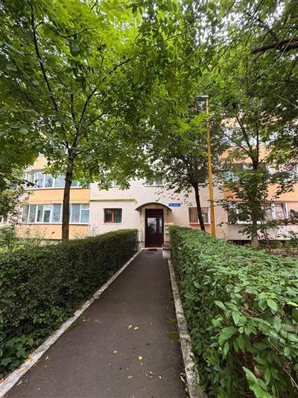 Apartament cu 3 camere decomandat, mobilat în Astra