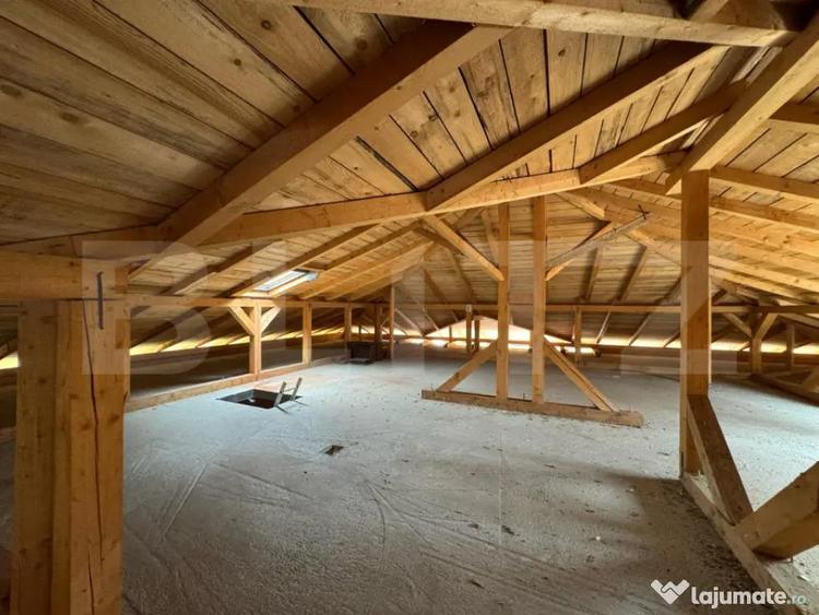 Casă cu 4 camere cu Teren 1760 Mp în Central
