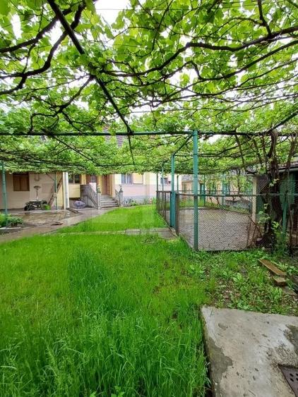 Casă individuală cu 4 camere cu Canalizare în Sud-Est