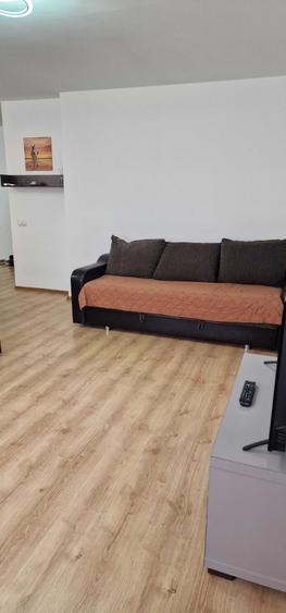 Apartament cu 3 camere decomandat în Hipodrom 3