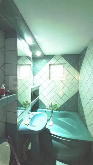 Apartament cu 4 camere decomandat, mobilat în Tractorul