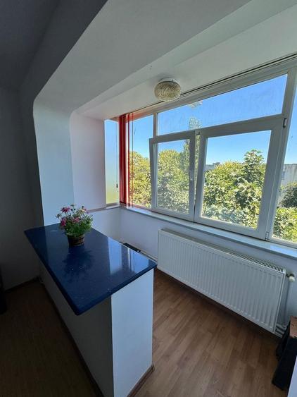 Apartament cu 2 camere semidecomandat, mobilat în Dacia